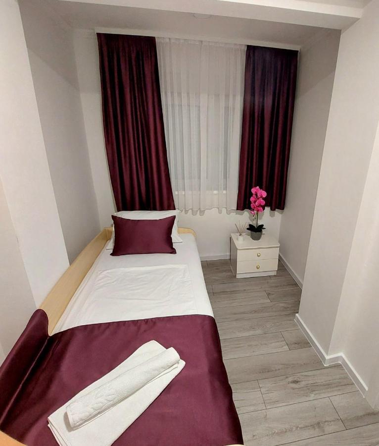 מוסטר Big Delux Apartment מראה חיצוני תמונה